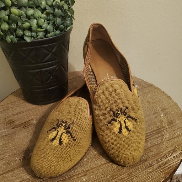 STUBBS & WOOTTON Signature Bee Yellow Brown Needlepoint Slip-On Loafers Size 9 - Picture 3 of 11